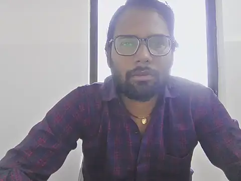 Snapshot of UAjit chatting on 5, 4, 2026 UAjit online show from 5, 4, 2026