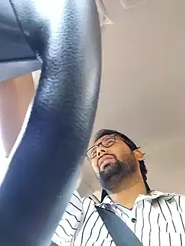 Snapshot of UAjit chatting on 9, 5, 2026 UAjit online show from 9, 5, 2026