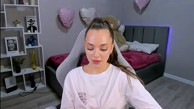 MelanieAlves online show from 27, 3, 2026