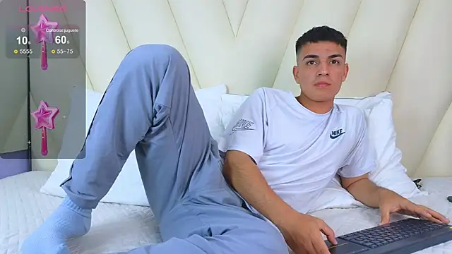 Snapshot of Hotboy21_ chatting on 7, 11, 2025 Hotboy21 online show from 7, 11, 2025