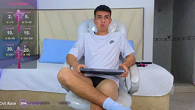 Snapshot of Hotboy21_ chatting on 19, 11, 2025 Hotboy21 online show from 19, 11, 2025