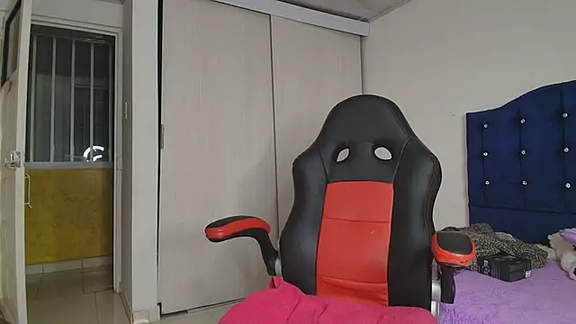 lovehotpink online show from 11, 10, 2025