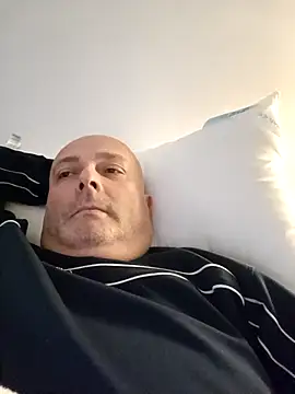 Alexis Bull online show from 19, 3, 2025