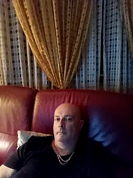 Alexis Bull online show from 26, 10, 2025