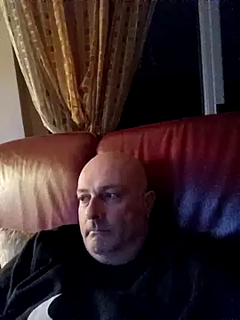 Alexis Bull online show from 16, 12, 2025