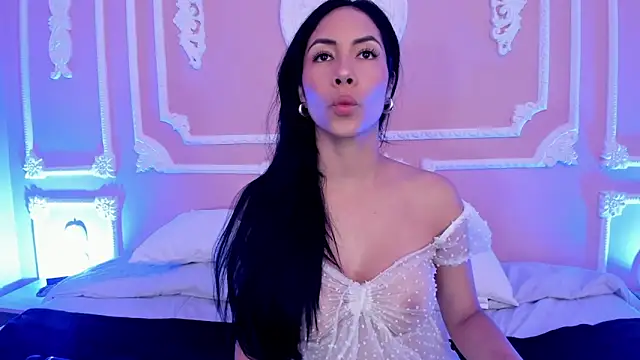 Snapshot of ArianaReynoldss chatting on 8, 9, 2025 ArianaReynoldss online show from 8, 9, 2025