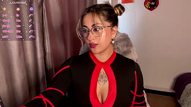 Snapshot of emma__bell_ chatting on 31, 10, 2025 emma bell online show from 31, 10, 2025