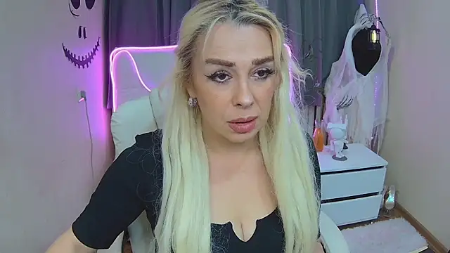 KatrinaCharm online show from 11, 10, 2025