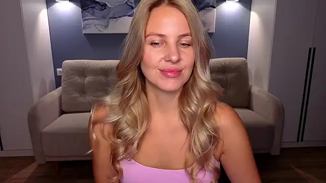 MelanieBennett online show from 3, 10, 2025