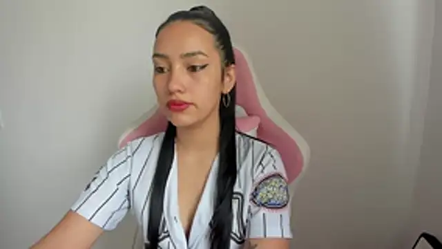 Snapshot of karely_sweet_ chatting on 18, 7, 2026 karely sweet online show from 18, 7, 2026