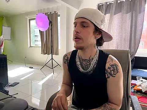 Snapshot of bigrosa21cm chatting on 5, 10, 2025 bigrosa21cm online show from 5, 10, 2025