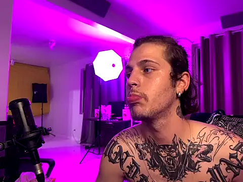 Snapshot of bigrosa21cm chatting on 27, 10, 2025 bigrosa21cm online show from 27, 10, 2025