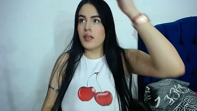 Snapshot of karolay_su chatting on 30, 11, 2025 karolay su online show from 30, 11, 2025