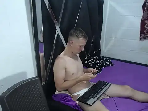 Snapshot of hot_mann11 chatting on 5, 10, 2025 hot mann11 online show from 5, 10, 2025