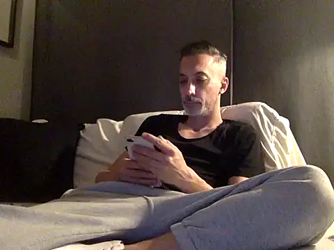 who am i x404 online show from 5, 1, 2026