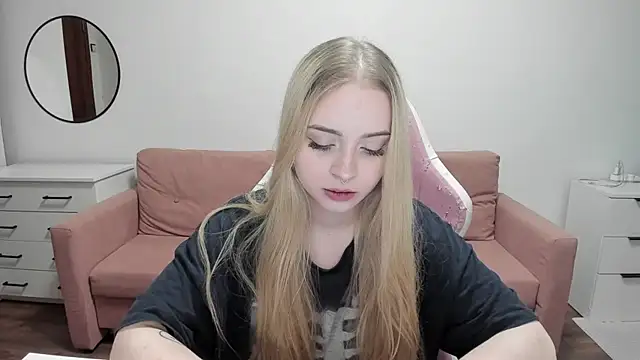 mistress lain online show from 3, 8, 2026