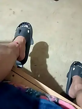 Snapshot of luuiss12 chatting on 25, 10, 2025 luuiss12 online show from 25, 10, 2025