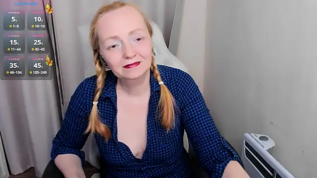 Snapshot of Karen_Villis chatting on 28, 11, 2025 Karen Villis online show from 28, 11, 2025