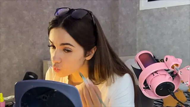 CupSizeGirl online show from 25, 3, 2026