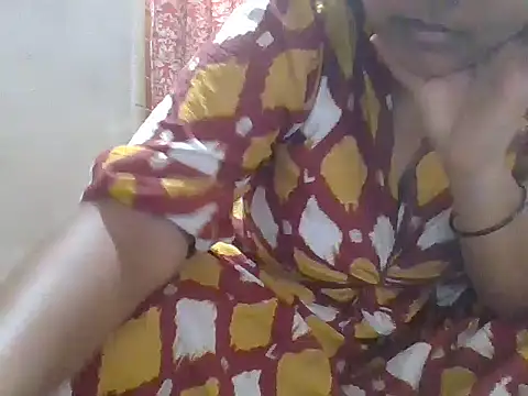 Snapshot of Swathi_8640 chatting on 10, 11, 2025 Swathi 8640 online show from 10, 11, 2025