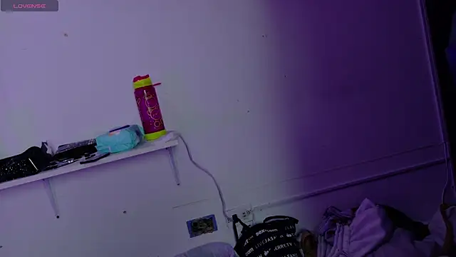 Snapshot of Alicee_stone_ chatting on 14, 10, 2025 Alicee stone  online show from 14, 10, 2025