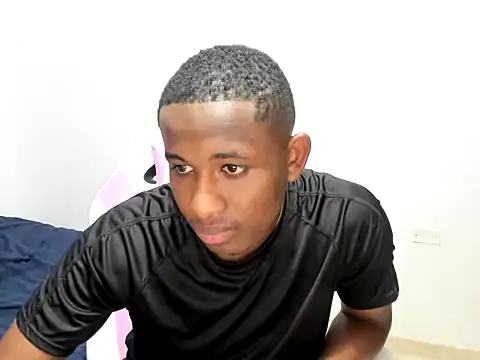 Snapshot of Luis123- chatting on 28, 11, 2025 Luis123- online show from 28, 11, 2025