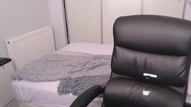 GothSuccubusBabe online show from 3, 3, 2026