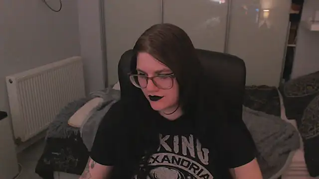 GothSuccubusBabe online show from 21, 6, 2026