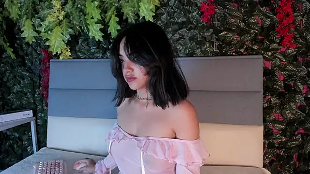 Victoriaa2 Doll online show from 7, 10, 2025