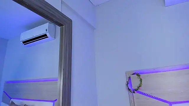 ZoeMorris online show from 25, 11, 2025