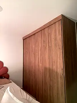 alissradiante1 online show from 9, 10, 2025