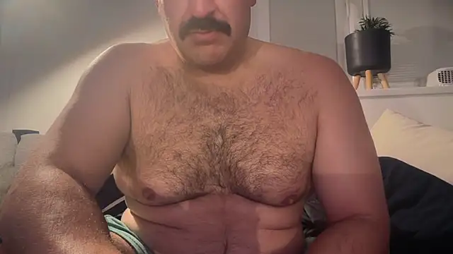Snapshot of CloudyMuscleBeefy chatting on 14, 4, 2026 CloudyMuscleBeefy online show from 14, 4, 2026