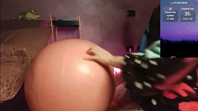 h4cMorganaEvelynn online show from 1, 2, 2026