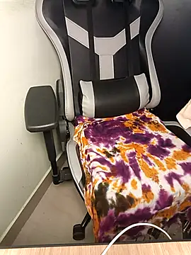 Isha Sax online show from 19, 10, 2025