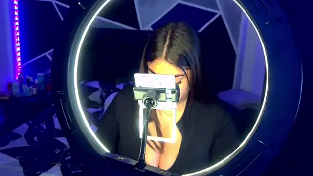 jazminslut online show from 6, 3, 2026