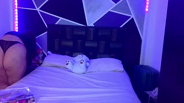 jazminslut online show from 15, 4, 2026