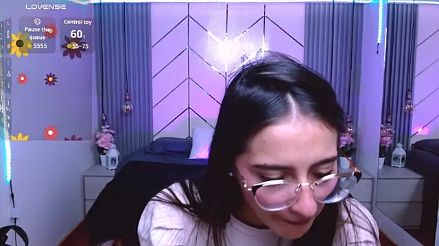 alesiamoore online show from 4, 3, 2026