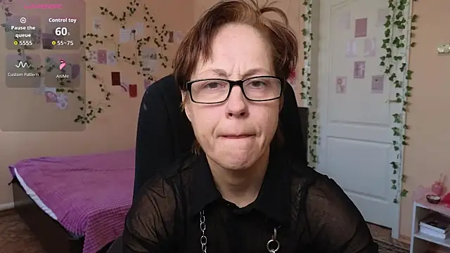 Snapshot of Ronda_Roni chatting on 9, 2, 2026 Ronda Roni online show from 9, 2, 2026