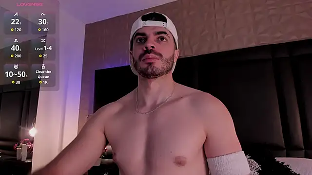 Snapshot of AxelThompson_ chatting on 7, 11, 2025 AxelThompson online show from 7, 11, 2025