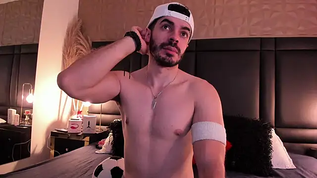 Snapshot of AxelThompson_ chatting on 19, 11, 2025 AxelThompson online show from 19, 11, 2025