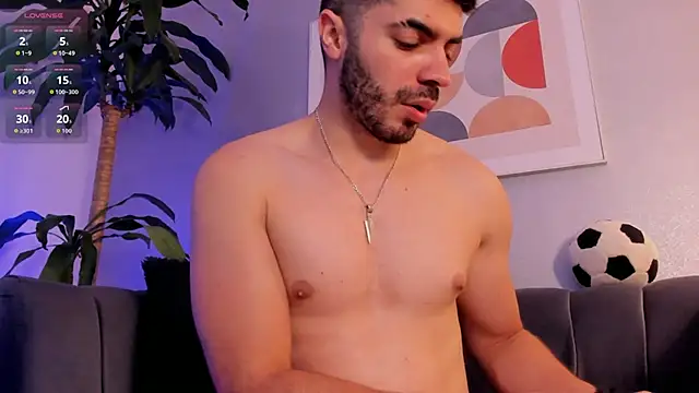 Snapshot of AxelThompson_ chatting on 5, 12, 2025 AxelThompson online show from 5, 12, 2025