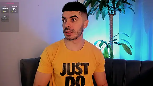 Snapshot of AxelThompson_ chatting on 14, 12, 2025 AxelThompson online show from 14, 12, 2025