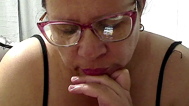 luciana69hot online show from 15, 4, 2026