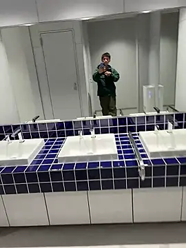 Snapshot of reiyato chatting on 15, 11, 2025 reiyato online show from 15, 11, 2025