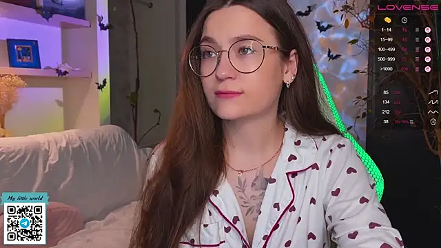 mia here online show from 28, 10, 2025