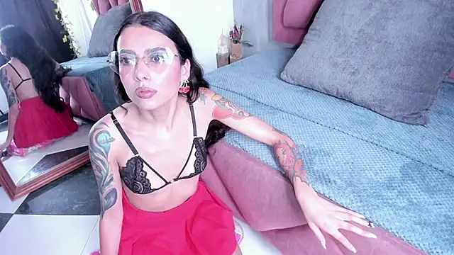 viollettaa  online show from 16, 12, 2025