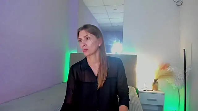 Snapshot of ChristyBrook chatting on 11, 9, 2025 ChristyBrook online show from 11, 9, 2025