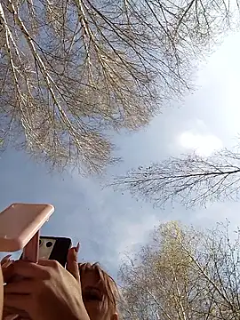 YOURLIKAA online show from 8, 4, 2026