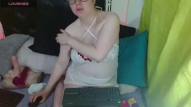 KrystalAdams online show from 15, 10, 2025