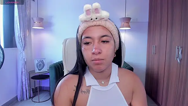 DANDARA THOM online show from 6, 10, 2025